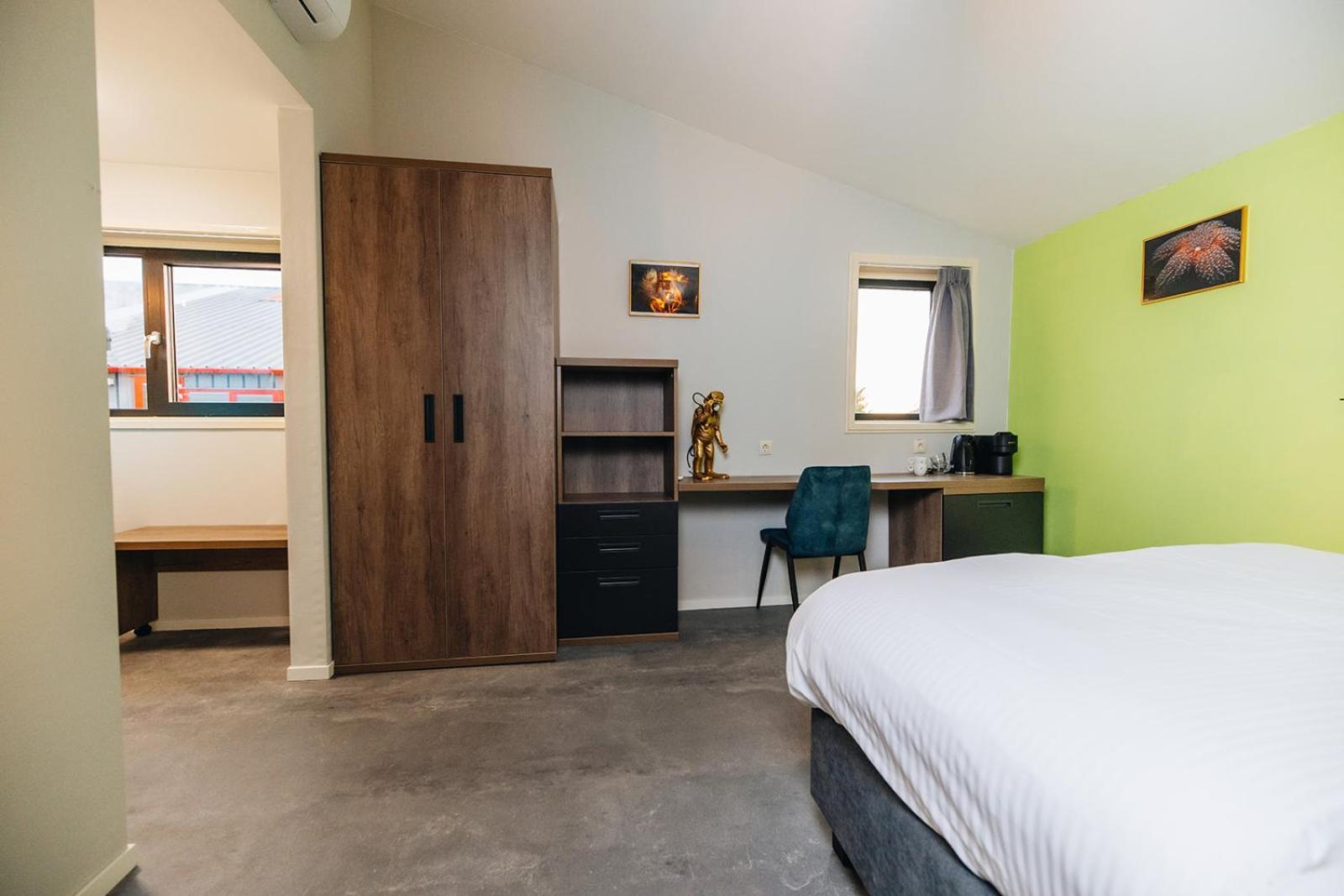 Duikresort Sub Ocean Hotel Oud-Vossemeer Eksteriør billede